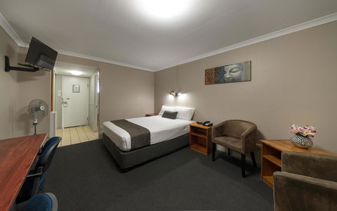 Cosmopolitan Motel & Serviced Apartments - Dalby Accommodation 5