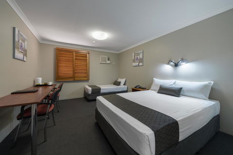 Cosmopolitan Motel & Serviced Apartments - Dalby Accommodation 4