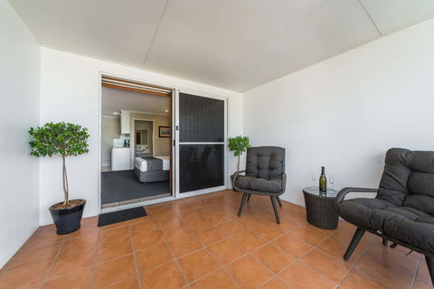 Cosmopolitan Motel & Serviced Apartments - Dalby Accommodation 18