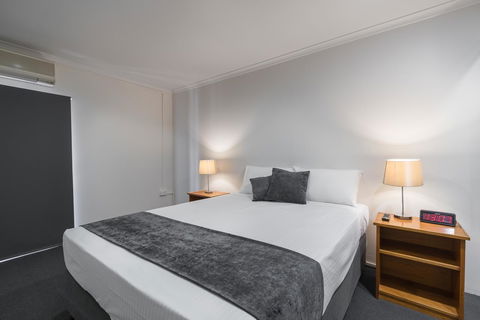 Cosmopolitan Motel & Serviced Apartments - Dalby Accommodation 3