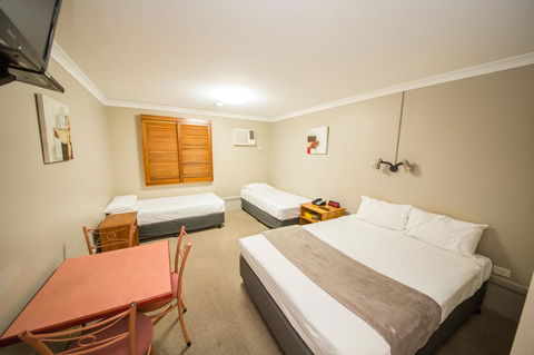Cosmopolitan Motel & Serviced Apartments - Dalby Accommodation 7