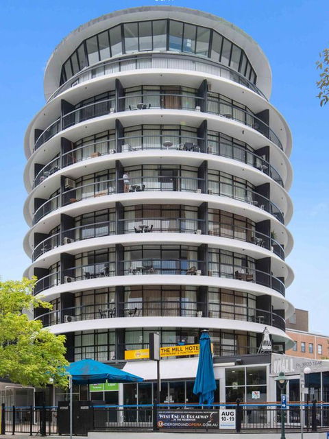 Madison Tower Mill Hotel - Dalby Accommodation 0