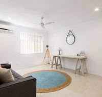 Briz Stays - Whites Road - Dalby Accommodation