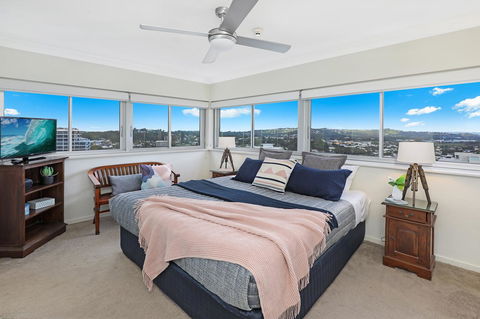 Elouera Tower - Dalby Accommodation 0