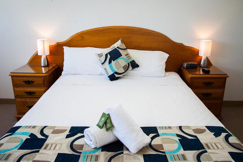 Elouera Tower - Dalby Accommodation 10