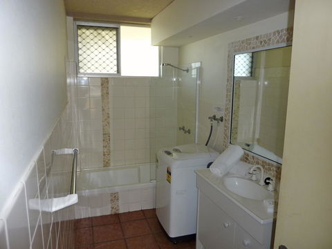 Hi Ho Beach Apartments On Broadbeach - Dalby Accommodation 37