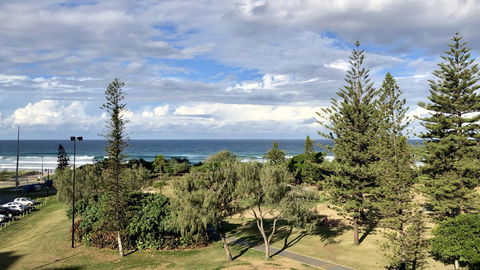 Hi Ho Beach Apartments On Broadbeach - Dalby Accommodation 32