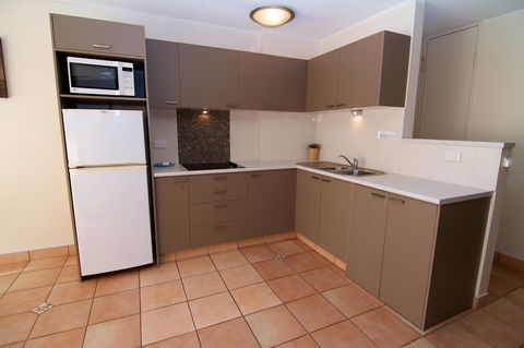 Hi Ho Beach Apartments On Broadbeach - Dalby Accommodation 27