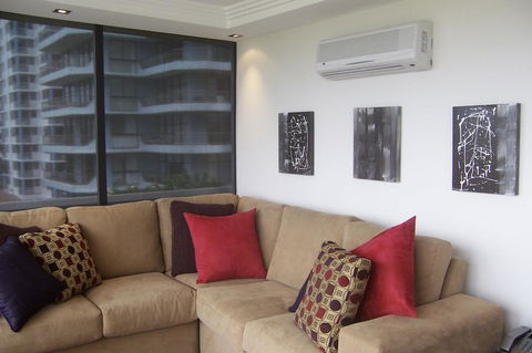Hi Ho Beach Apartments On Broadbeach - Dalby Accommodation 28