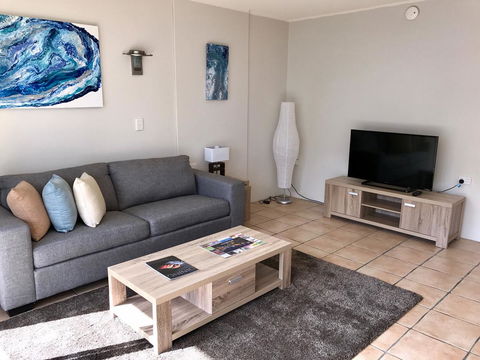 Hi Ho Beach Apartments On Broadbeach - Dalby Accommodation 17