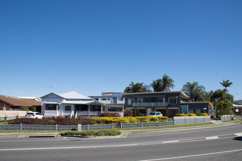 Pale Pacific Holiday Units - Dalby Accommodation 0