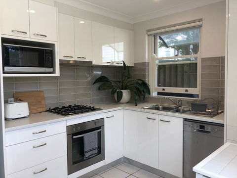Waterview Cottage - Dalby Accommodation 0