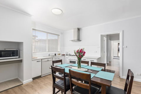 Wattle Grove Villa - Dalby Accommodation 0