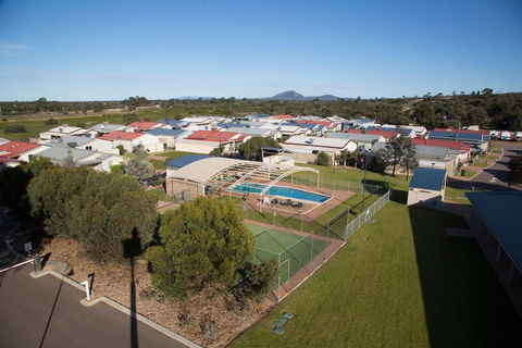 Wavecrest Village & Tourist Park - Dalby Accommodation 1
