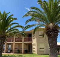 Whispering Palms - Dalby Accommodation