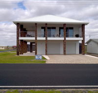 White Caps BB Apartment - Dalby Accommodation