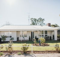 White on Wright Clare - Dalby Accommodation