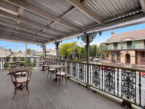 William Arnott Hotel - Dalby Accommodation 1