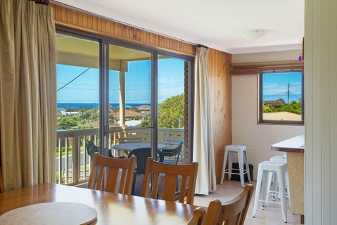 Williams Wonder - Large Beach House - Dalby Accommodation 1