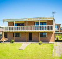 Williams Wonder - Large Beach House - Dalby Accommodation