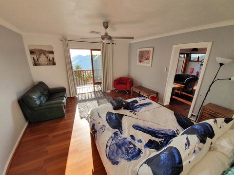 Wonderland Retreat - Dalby Accommodation 1