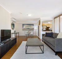 Woolloomooloo Modern Apartment 12BRK - Dalby Accommodation