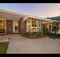 Woorim Secluded Palms Cottage - Dalby Accommodation