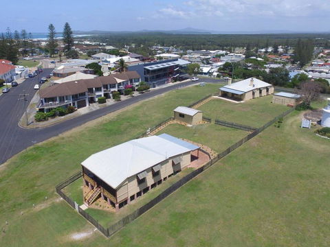 Yamba Pilot Cottage 1 - Pets Welcome - Close To Beach - Dalby Accommodation 2