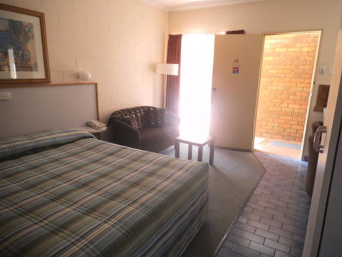Yarragon Motel - Dalby Accommodation 2