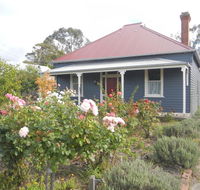 Yarram Cottage Art and Accommodation - Dalby Accommodation