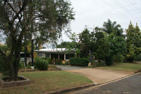 Yarraman Gardens Motel Queensland - Dalby Accommodation 2