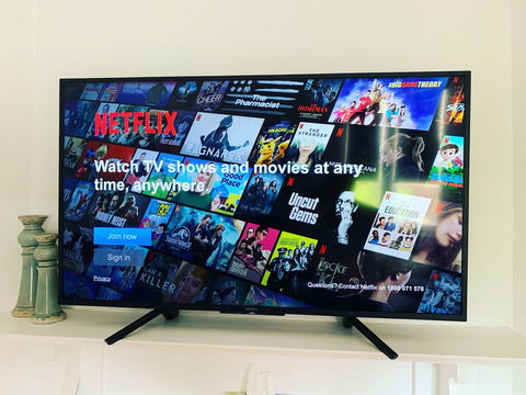 Yellow Door House Adelong - Dalby Accommodation 0