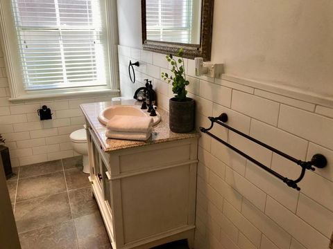 YSG The Edward Townhouse 153 - Walk To Town - Dalby Accommodation 3