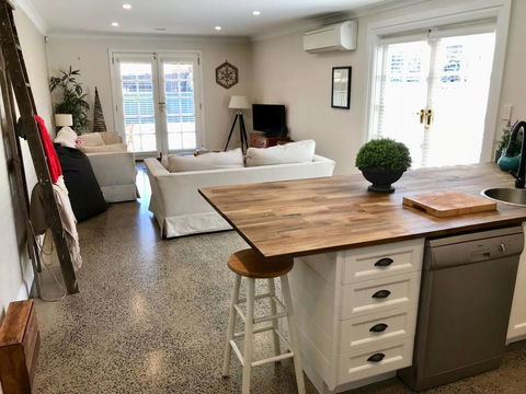 YSG The Edward Townhouse 153 - Walk To Town - Dalby Accommodation 0