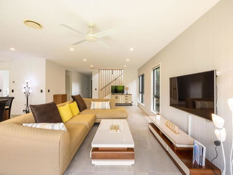 4BR Modern Home Near Parks And Dining With Outdoor Space - Dalby Accommodation 0