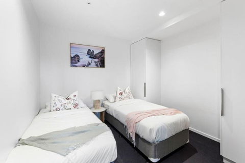A 2BR Apt Near Shrine Of Remembrance FREE Parking - Dalby Accommodation 3