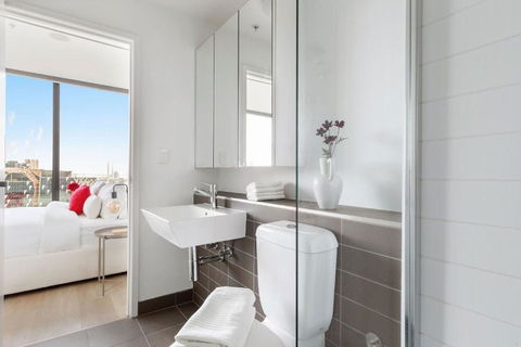 A 2BR Apt With Harbour Views And FREE Parking - Dalby Accommodation 2