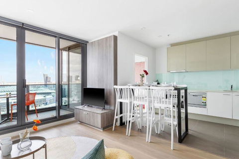 A 2BR Apt With Harbour Views And FREE Parking - Dalby Accommodation 3