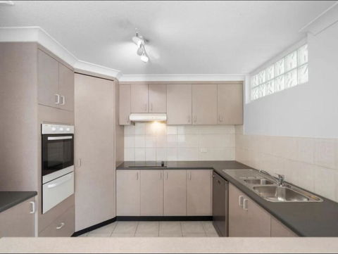 A 3 Bedders Close To Everything - Dalby Accommodation 3