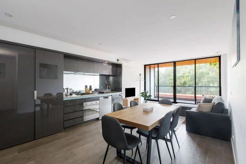 A 3BR Apt Next To Melbourne Zoo FREE Parking - Dalby Accommodation 0