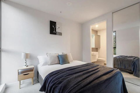 A 3BR Apt Next To Melbourne Zoo FREE Parking - Dalby Accommodation 1