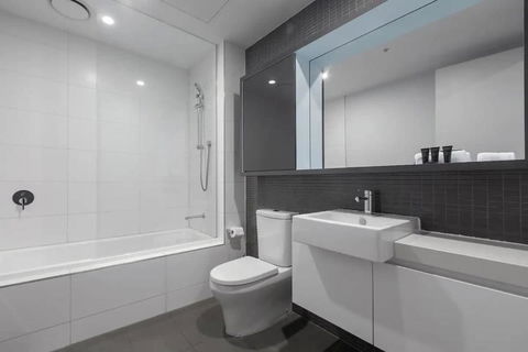 A 3BR Apt Next To Melbourne Zoo FREE Parking - Dalby Accommodation 3