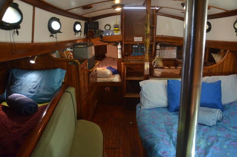 A Boat In The Grampians - Dalby Accommodation 3