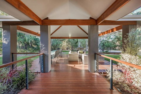 A Bush Utopia - Dalby Accommodation 2