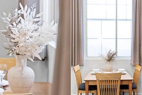 A Chic Apartment On Bourke St Near Chinatown - Dalby Accommodation 4