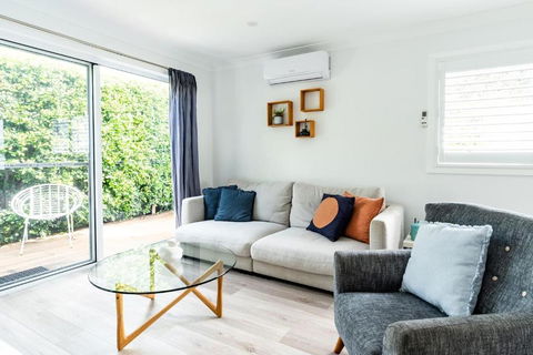 A Chic Coastal Hideaway At Toowoon Bay Beach - Dalby Accommodation 2