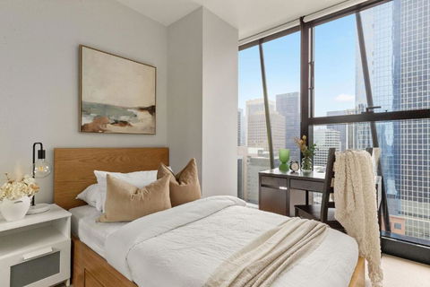 A Chic & Comfy 2BR Apt On Collins With City Views - Dalby Accommodation 4