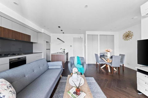 A Lux 2BR Apt Near South Melbourne Market - Dalby Accommodation 1
