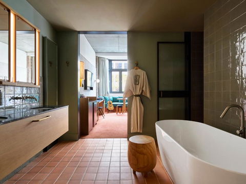 Ace Hotel Sydney - Dalby Accommodation 4