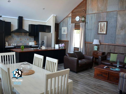 A Beautiful New Property, Walking Distance To The Beach In Esperance WA! - Dalby Accommodation 2